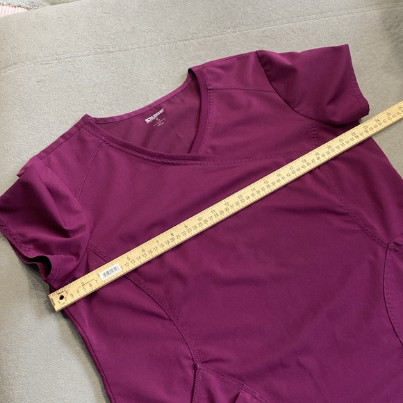 ScrubStar Scrub Wine Dark Cherry Short Sleeves Top Pockets Women's Size Large !! - Picture 9 of 11